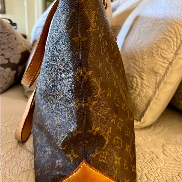 Authentic Louis Vuitton Monogram Mezzo - Picture 3 of 10